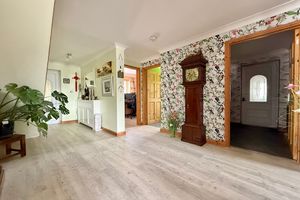 Entrance Hall- click for photo gallery